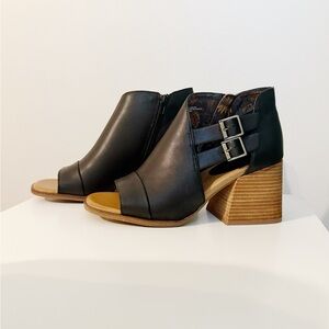 Korks by Kork-Ease Black Peep Toe Block Heel Shooties NWT Size 9